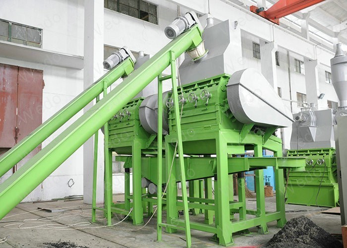 Machine de rainurage de pneus pour les déchets de l'équipement de recyclage  des pneus - Chine Automatique machine de recyclage des pneus, Pneus Shredder